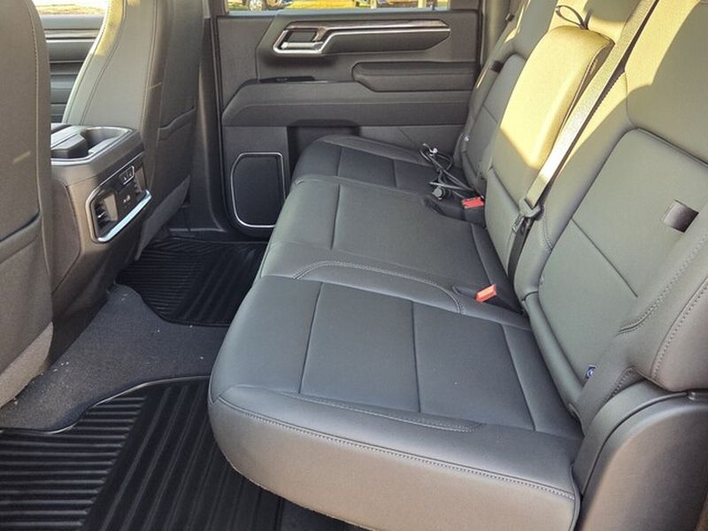 2026 Chevrolet Silverado 2500 HD LTZ - Photo 9