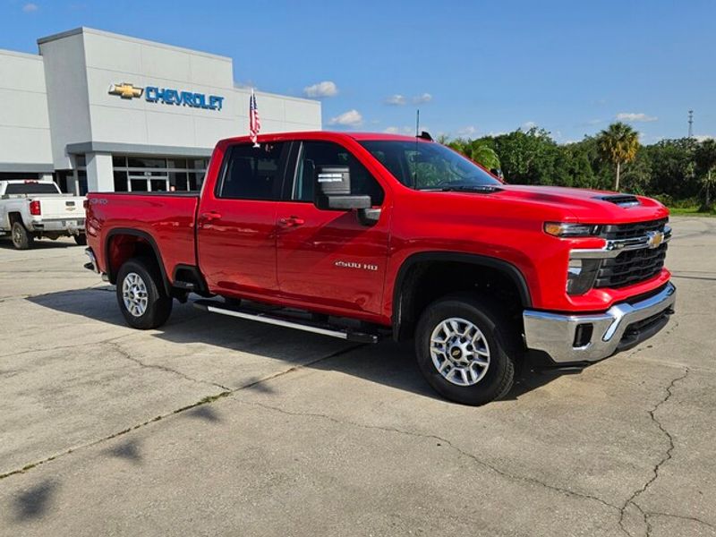 2025 Chevrolet Silverado 2500HD LT photo 2