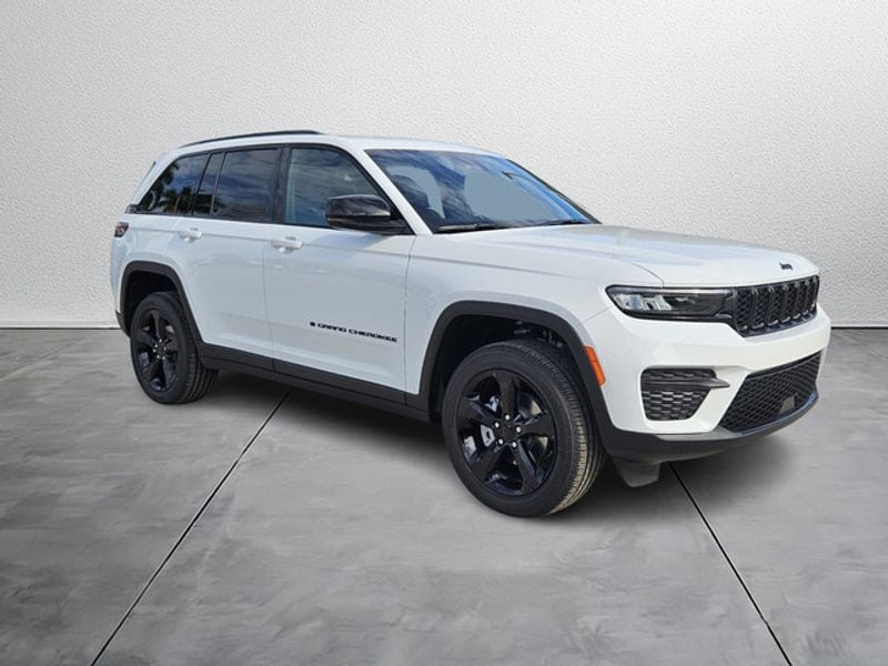 2025 Jeep Grand Cherokee Altitude's photo