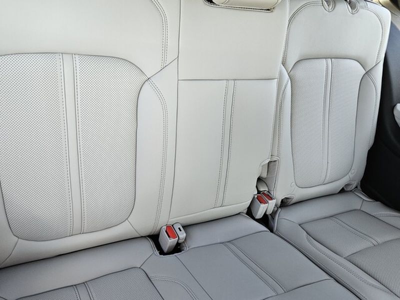 2025 Jeep Wagoneer Series III - Photo 14