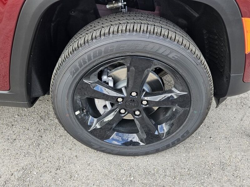 2025 Jeep Grand Cherokee Altitude - Photo 15