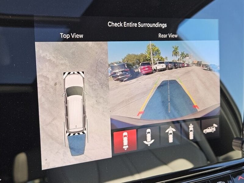 2025 Jeep Wagoneer Series III - Photo 23