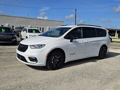 2025 Chrysler Pacifica SELECT Passenger Van