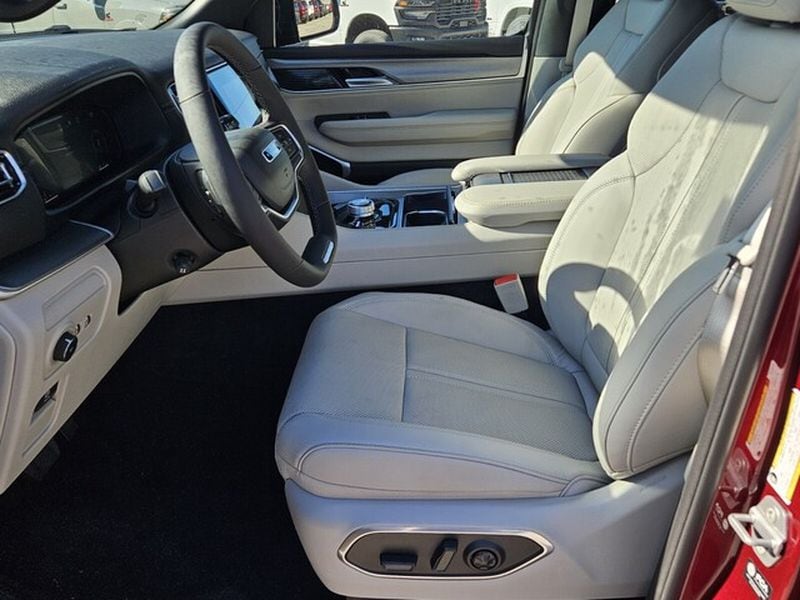 2025 Jeep Wagoneer Series III - Photo 7