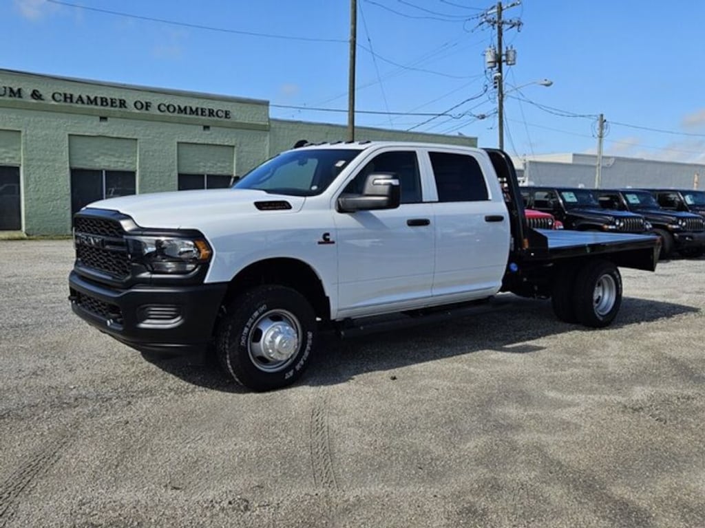 New 2024 Ram 3500 Chassis Cab 3500 TRADESMAN CREW CAB CHASSIS 4X4 60' CA Pickup