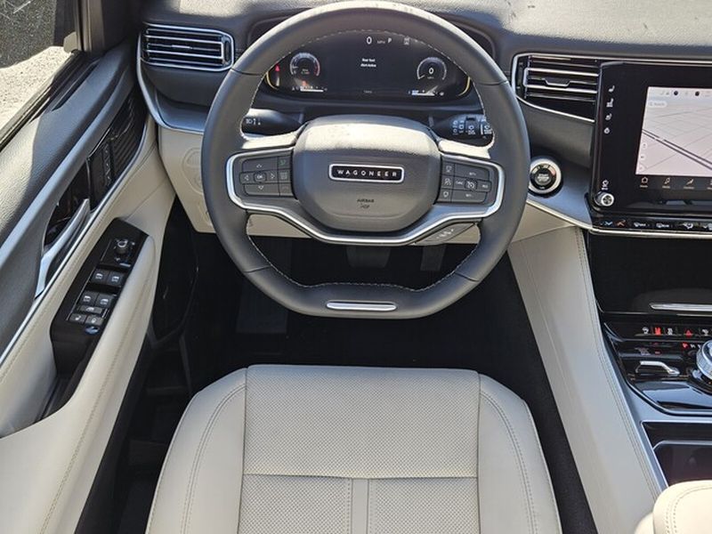 2025 Jeep Wagoneer Series III - Photo 10