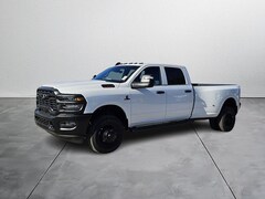 2026 Ram 3500 TRADESMAN CREW CAB 4X4 8' BOX Pickup
