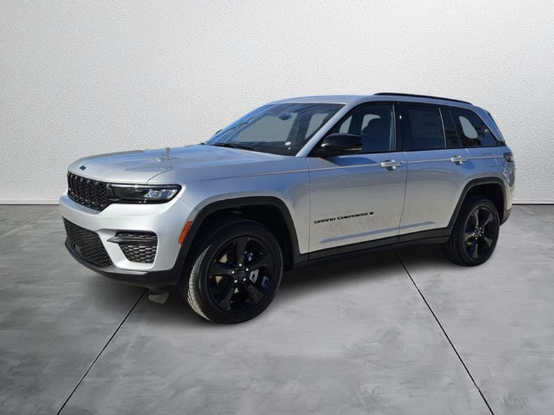 2025 Jeep Grand Cherokee Altitude's photo