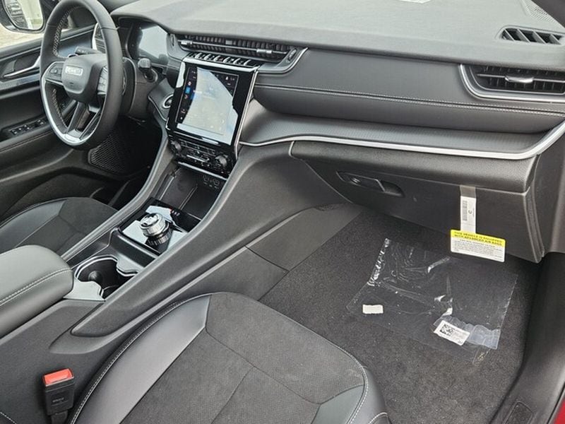 2025 Jeep Grand Cherokee Altitude - Photo 14