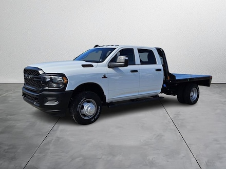 2024 Ram 3500 Chassis Cab 3500 TRADESMAN CREW CAB CHASSIS 4X4 60' CA Pickup