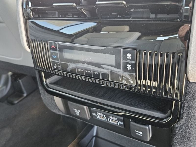 2025 Jeep Wagoneer Series III - Photo 15
