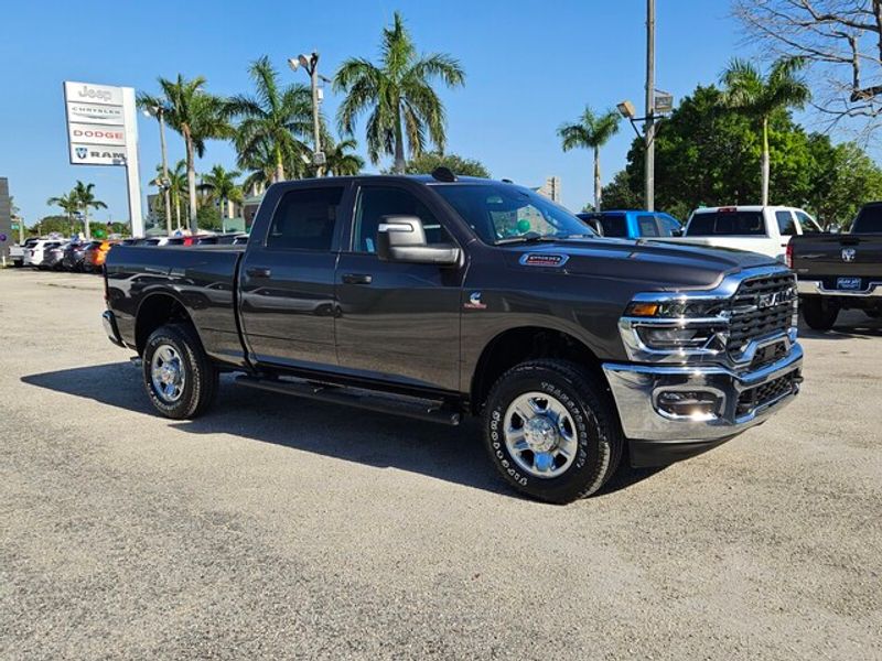 2025 Ram 2500 Tradesman photo 2