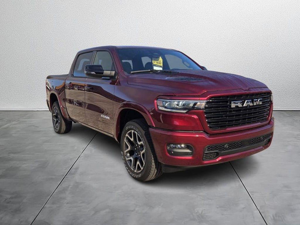 New 2026 Ram 1500 LARAMIE CREW CAB 4X4 5'7 BOX Pickup