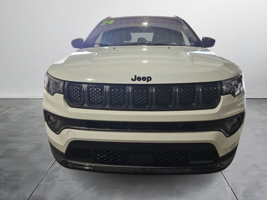 Used 2024 Jeep Compass Latitude SUV