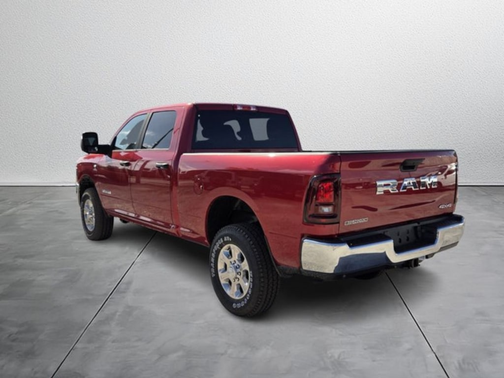 New 2026 Ram 2500 BIG HORN CREW CAB 4X4 6'4 BOX Pickup