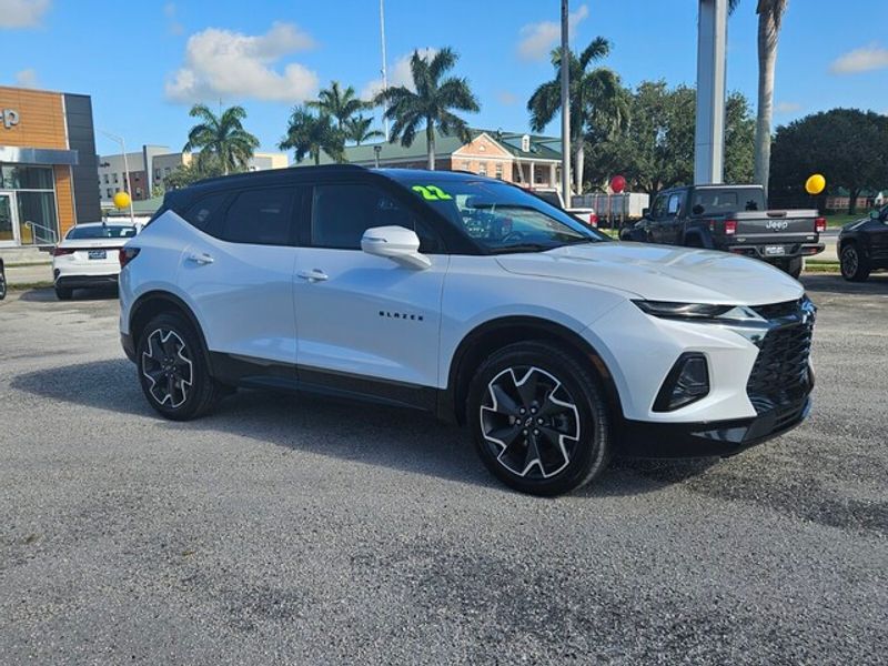 2022 Chevrolet Blazer RS photo 2