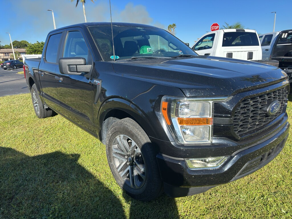 2022 Ford F-150 XL photo 2