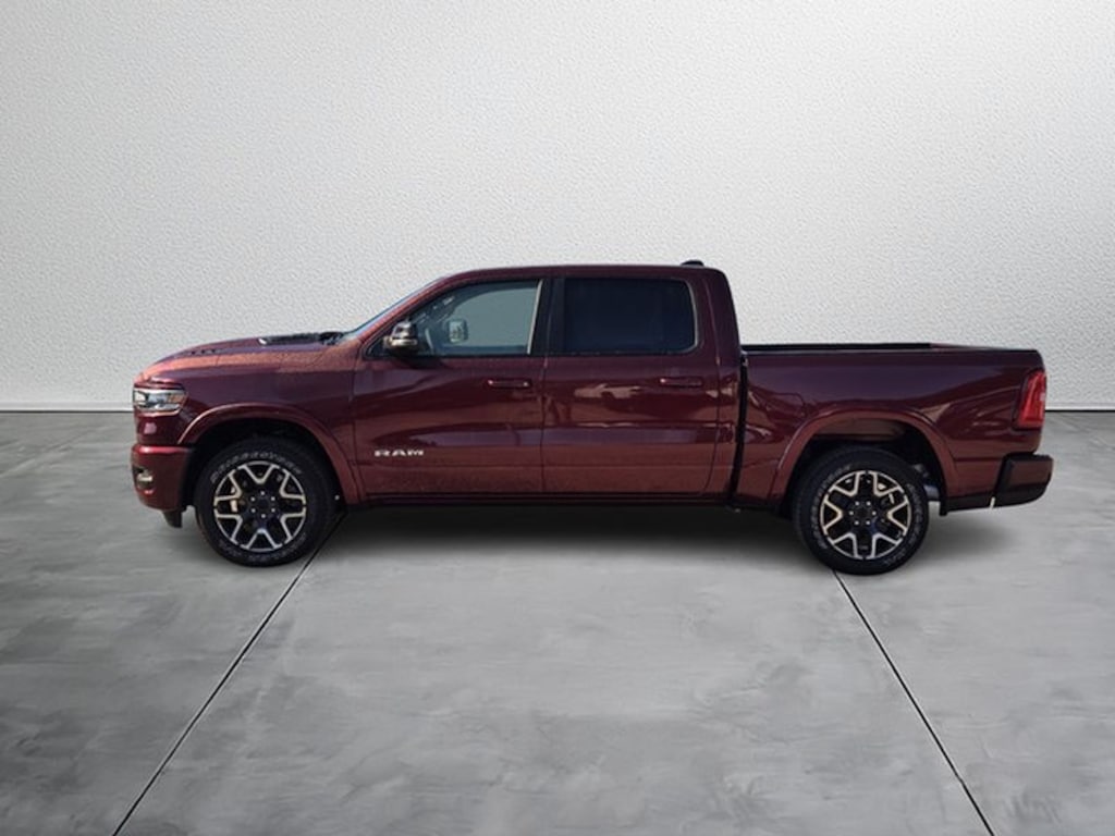 New 2026 Ram 1500 LARAMIE CREW CAB 4X4 5'7 BOX Pickup