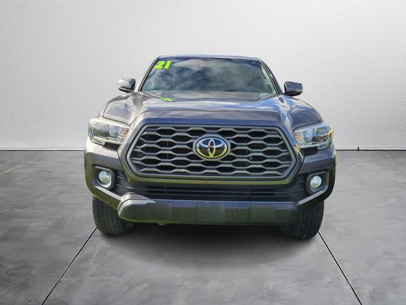 2021 Toyota Tacoma TRD photo 2