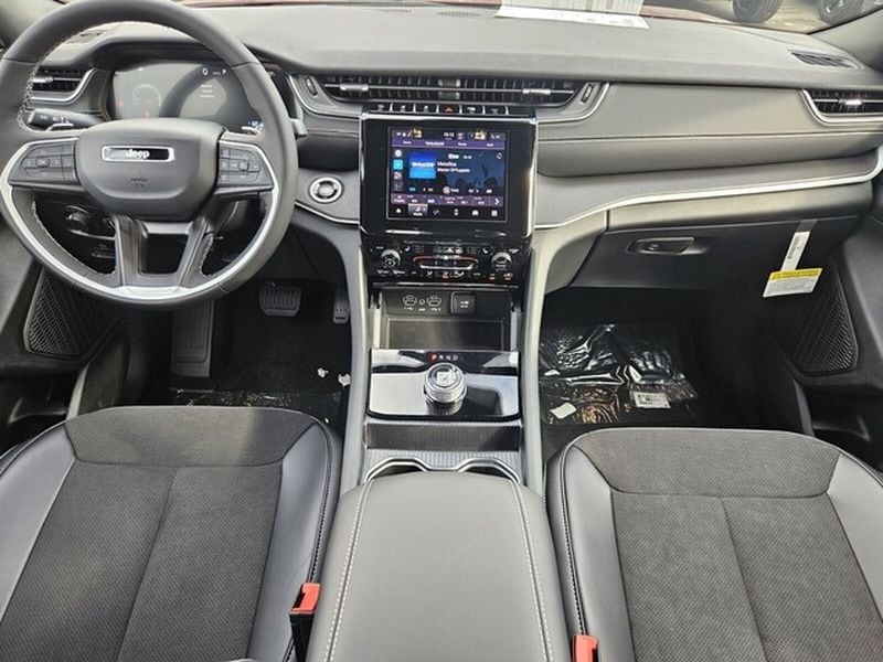 2025 Jeep Grand Cherokee Altitude - Photo 10