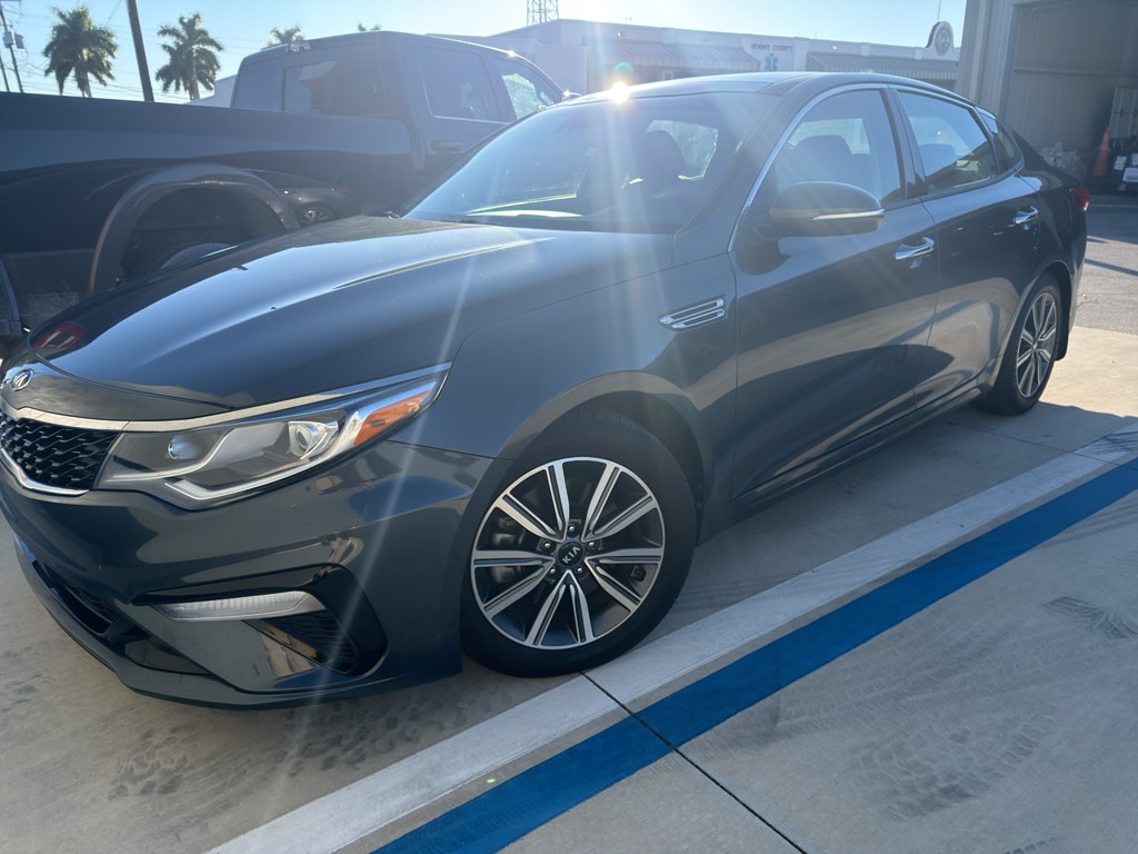 2020 Kia Optima EX's photo