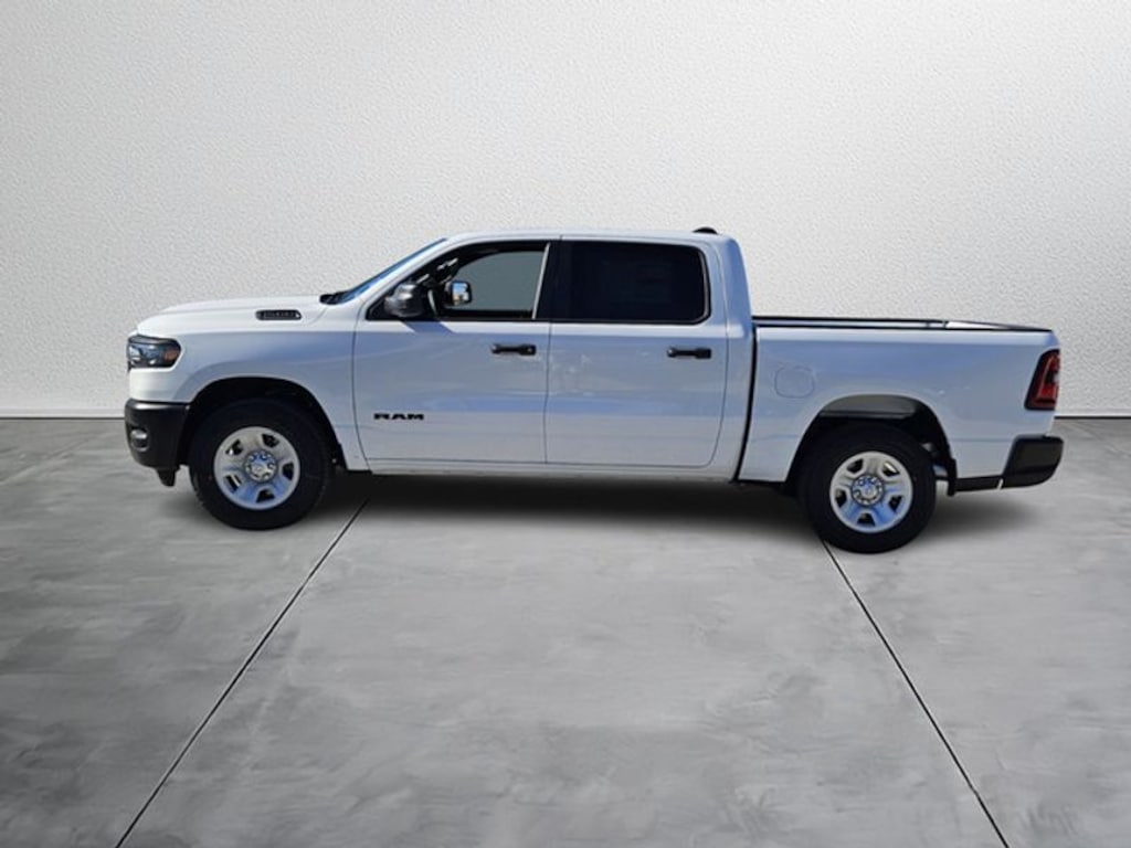 New 2026 Ram 1500 TRADESMAN CREW CAB 4X4 5'7 BOX Pickup
