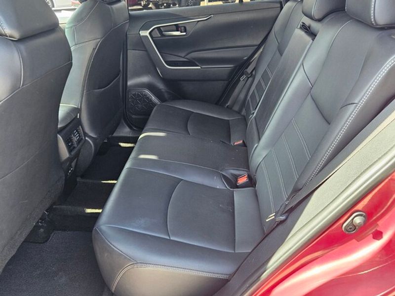 2022 Toyota RAV4 XLE Premium photo 3