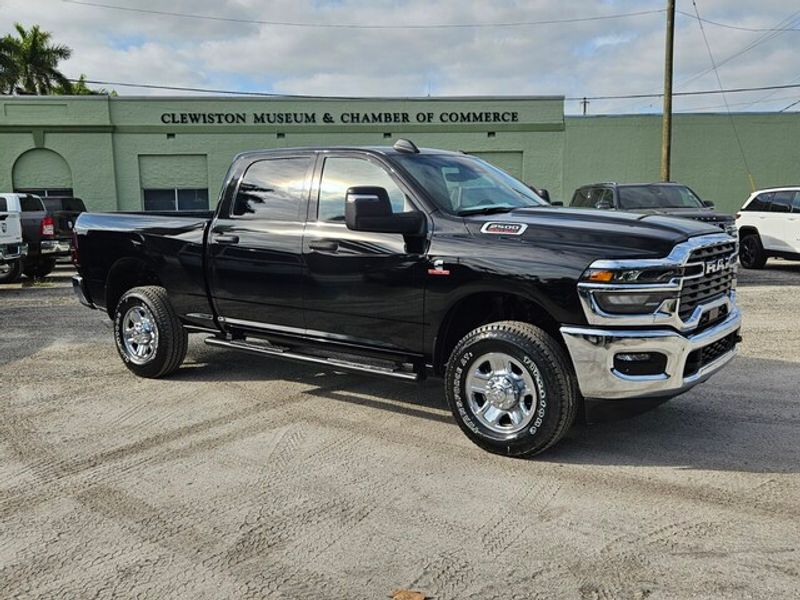 2025 Ram 2500 Tradesman photo 2