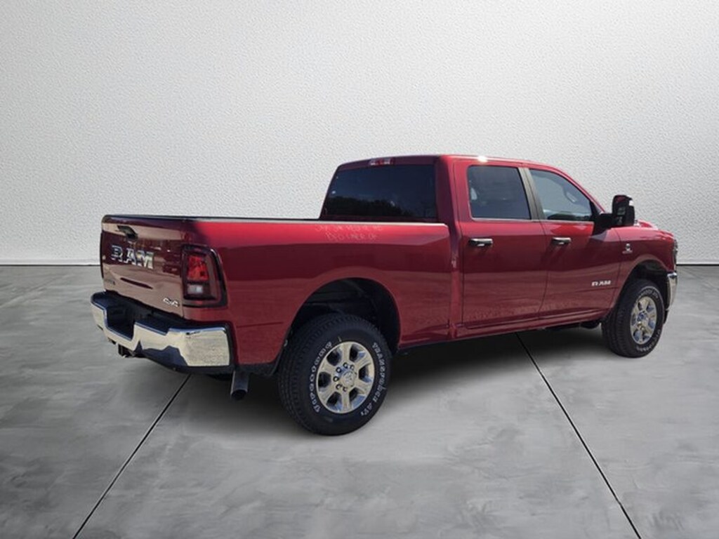 New 2026 Ram 2500 BIG HORN CREW CAB 4X4 6'4 BOX Pickup