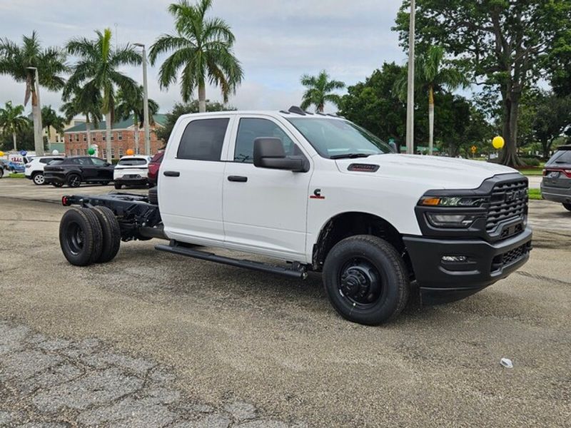 2026 Ram 3500 Tradesman photo 2