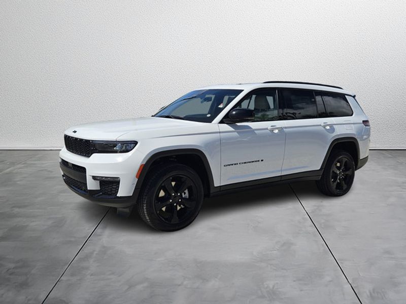 2025 Jeep Grand Cherokee L Limited's photo