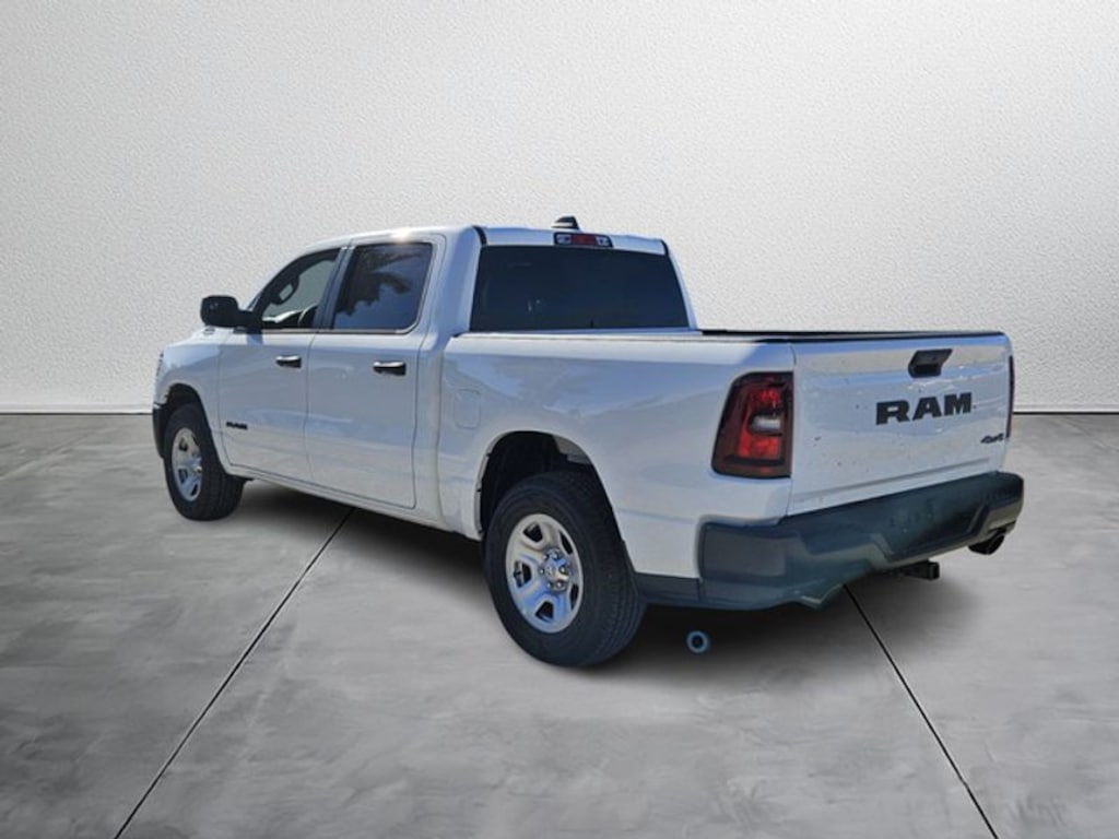 New 2026 Ram 1500 TRADESMAN CREW CAB 4X4 5'7 BOX Pickup