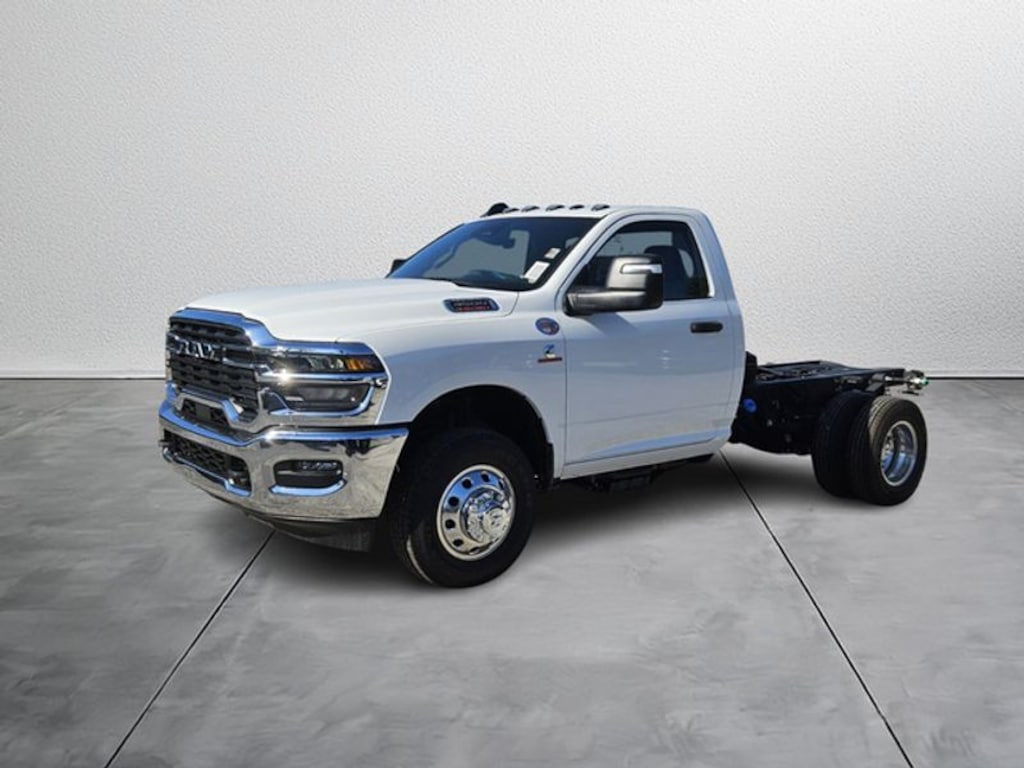 New 2026 Ram 3500 Chassis Cab TRADESMAN REGULAR 4X4 60' CA Pickup