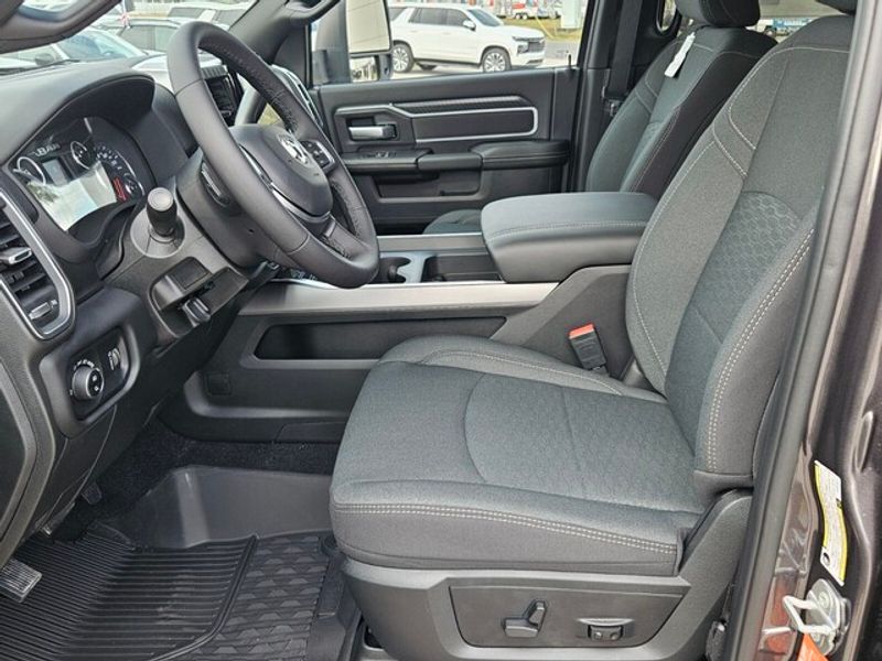 2025 Ram 2500 Big Horn photo 3