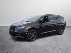 2026 Chrysler Pacifica Select Passenger Van
