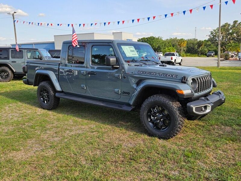 2025 Jeep Gladiator Sport photo 2