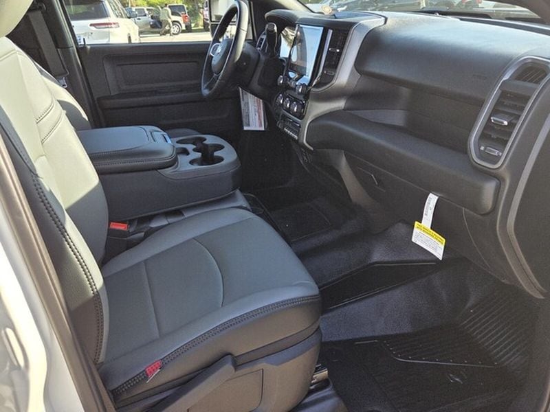 2026 RAM 3500 Chassis Tradesman - Photo 14