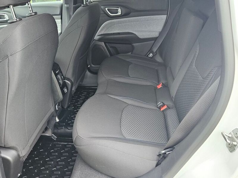 2025 Jeep Compass Sport photo 4