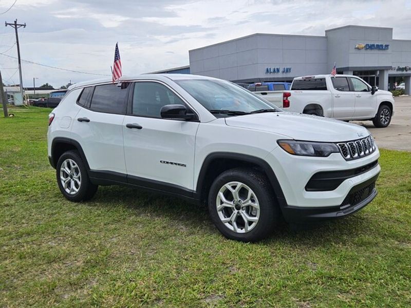 2025 Jeep Compass Sport photo 2