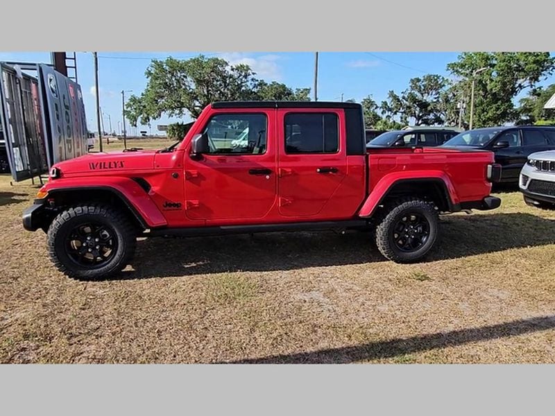 2025 Jeep Gladiator Willys - Photo 12