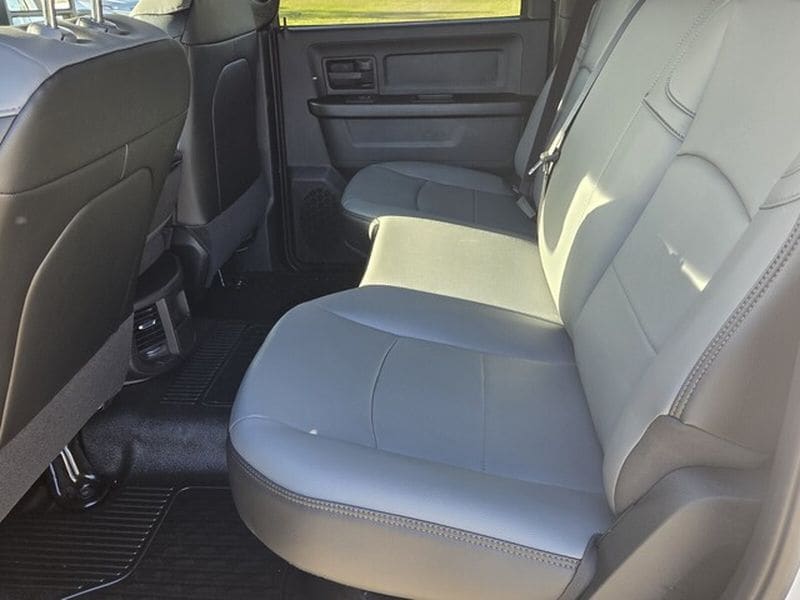 2026 RAM 3500 Chassis Tradesman - Photo 9