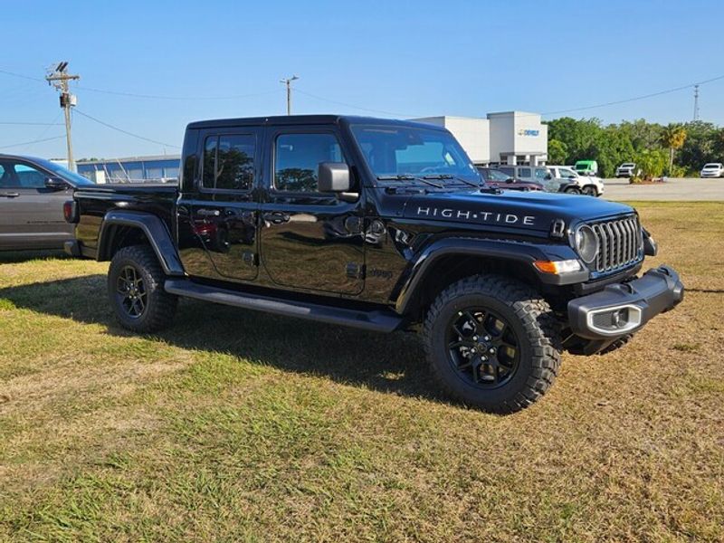 2025 Jeep Gladiator Sport photo 2