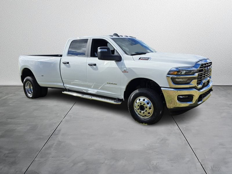 2026 RAM Ram 3500 Pickup Big Horn's photo