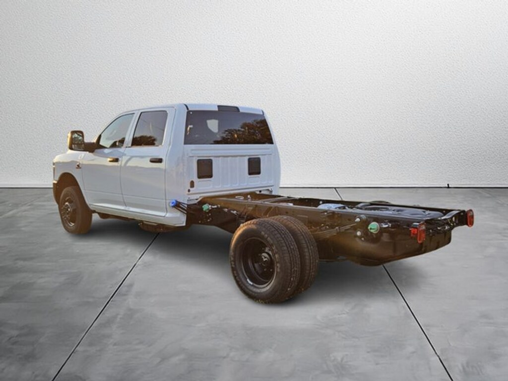 New 2026 Ram 3500 Chassis Cab Tradesman/Big Horn Pickup