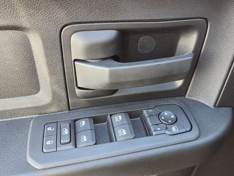 2026 RAM 3500 Chassis Tradesman - Photo 17