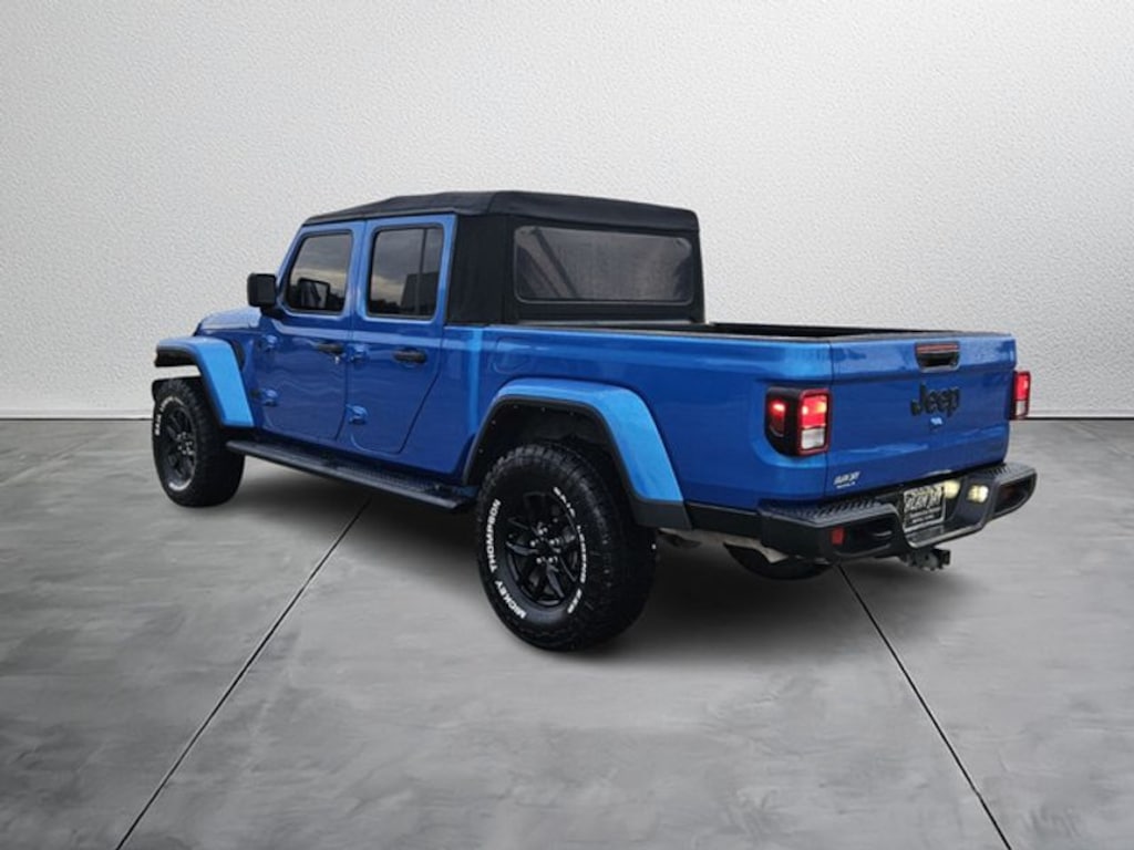 Used 2021 Jeep Gladiator Sport Truck Crew Cab