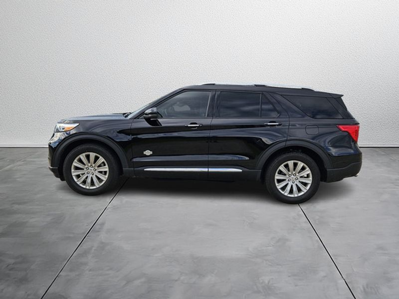 2023 Ford Explorer King Ranch photo 3