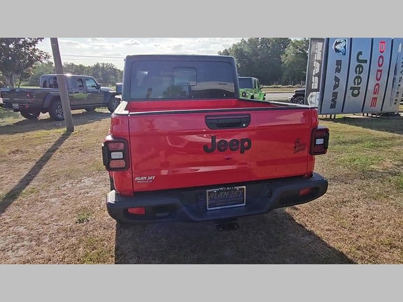 2025 Jeep Gladiator Willys - Photo 18