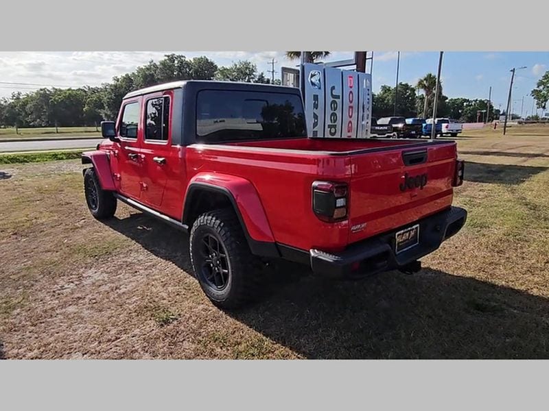 2025 Jeep Gladiator Willys - Photo 16