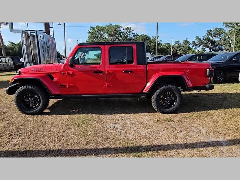 2025 Jeep Gladiator Willys - Photo 13